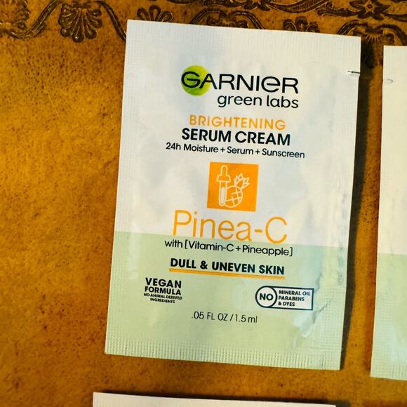 Garnier Green Labs Pinea-C Brightening Serum Cream 15 Samples .05 fl oz Each NEW - Picture 3 of 4